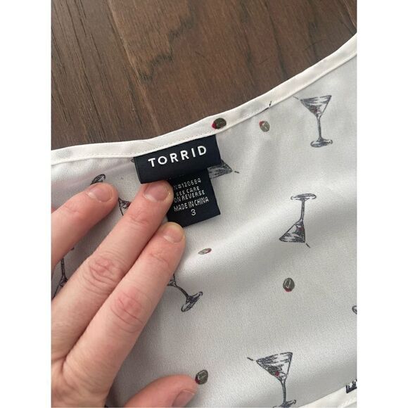 ⭐️3 for $10⭐️ Torrid Martini Olive Short Sleeve Shirt Blouse 3X - Picture 4 of 5